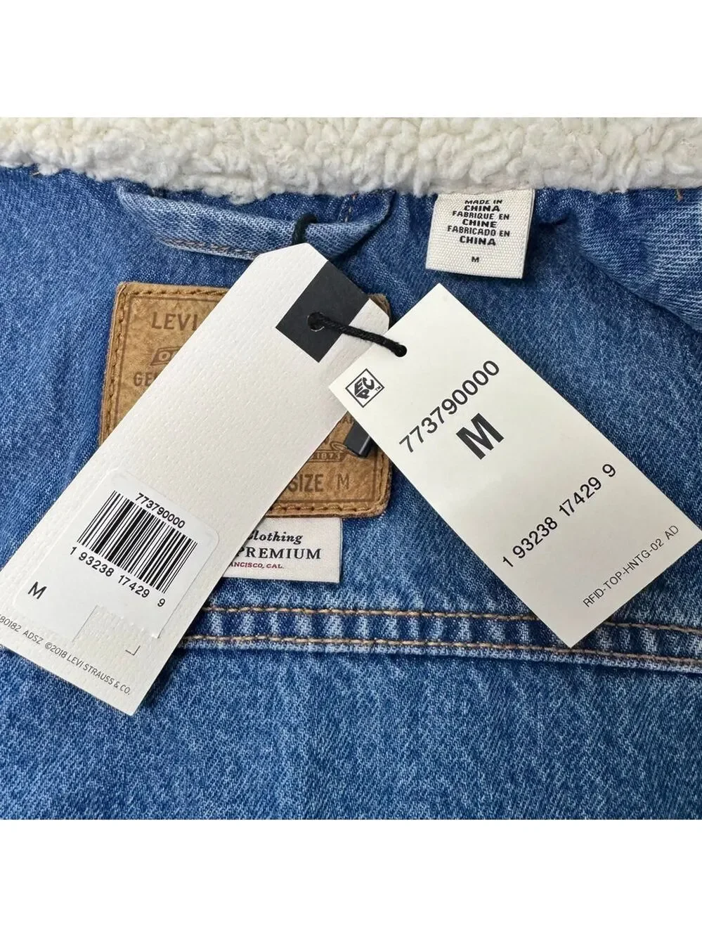 NWT Levi's Premium Sherpa Denim Trucker Jacket M Blue White - Picture 9 of 12